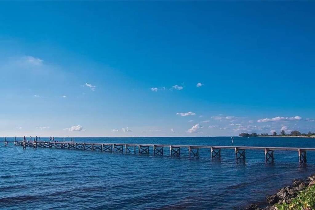 Bay View, Studio206, Beach Steps Away! Pool+Wifi Ruskin Extérieur photo
