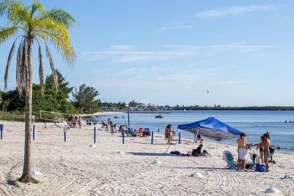 Bay View, Studio206, Beach Steps Away! Pool+Wifi Ruskin Extérieur photo