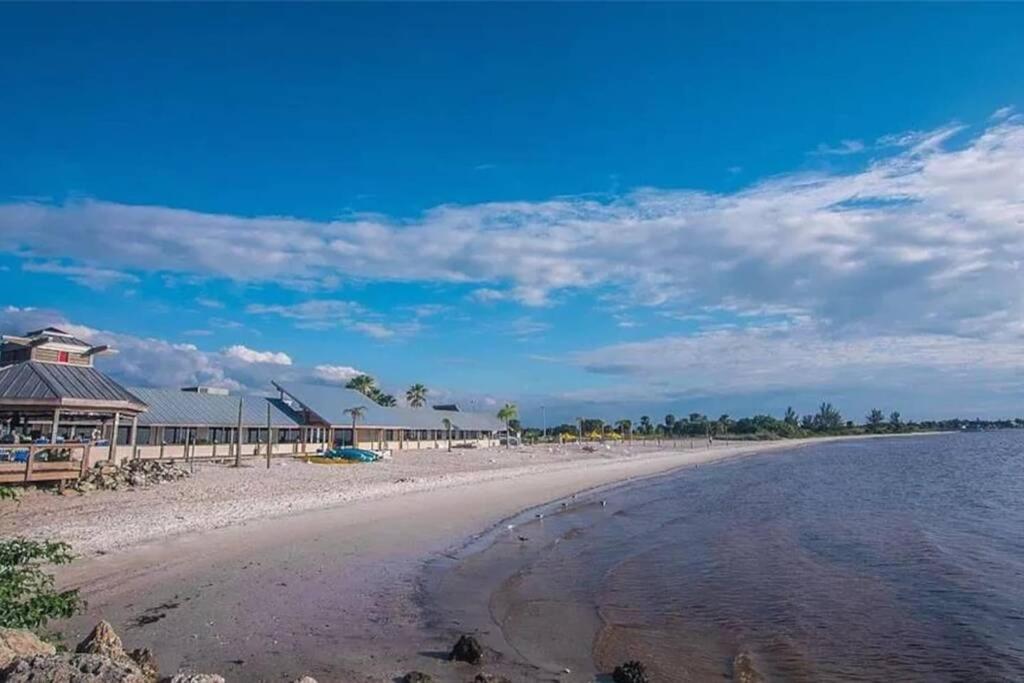 Bay View, Studio206, Beach Steps Away! Pool+Wifi Ruskin Extérieur photo