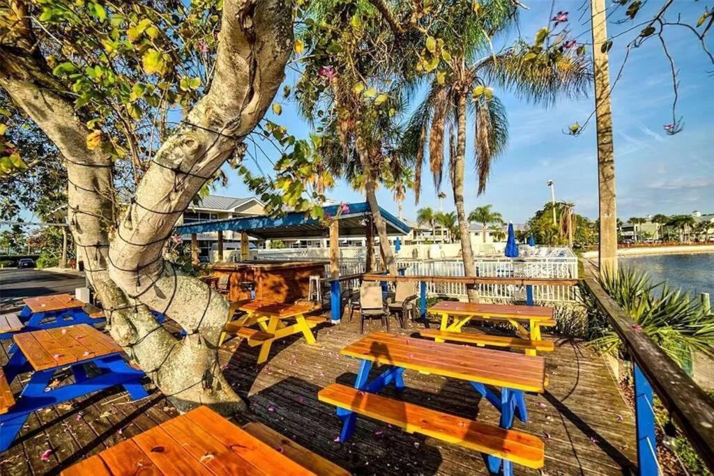 Bay View, Studio206, Beach Steps Away! Pool+Wifi Ruskin Extérieur photo