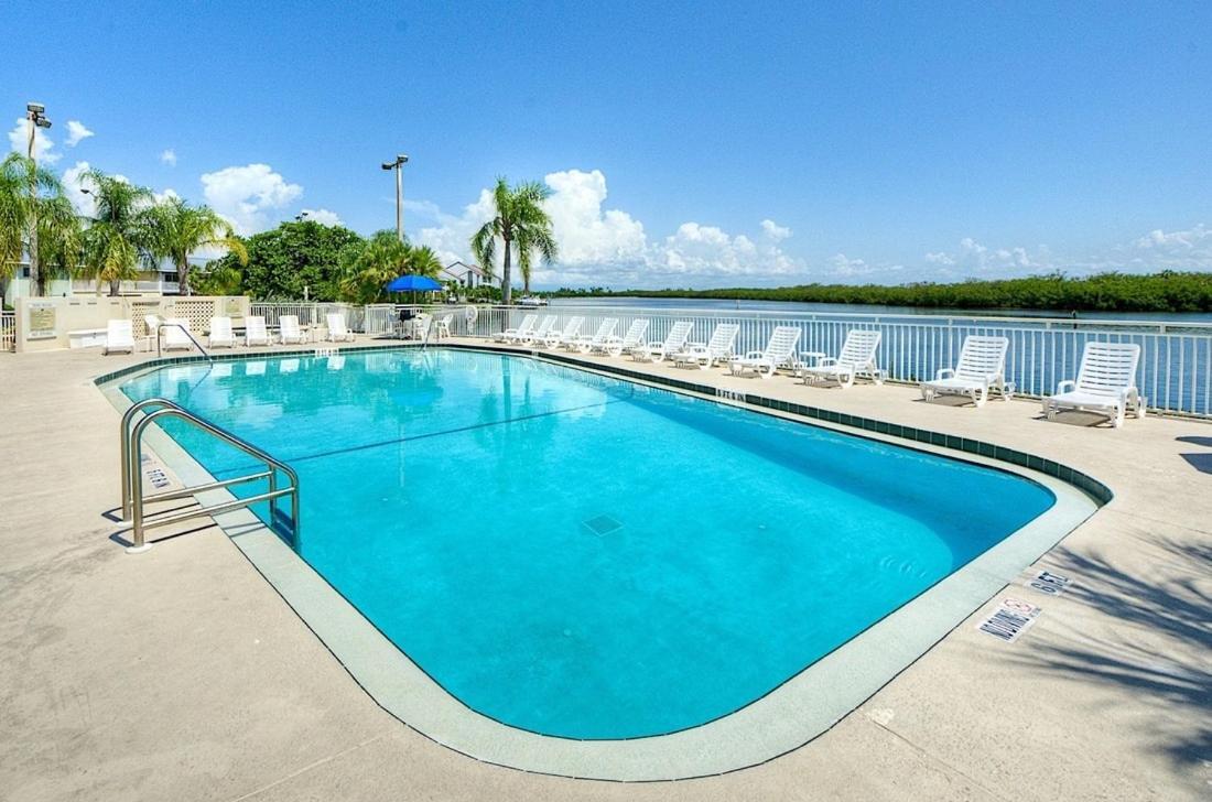 Bay View, Studio206, Beach Steps Away! Pool+Wifi Ruskin Extérieur photo