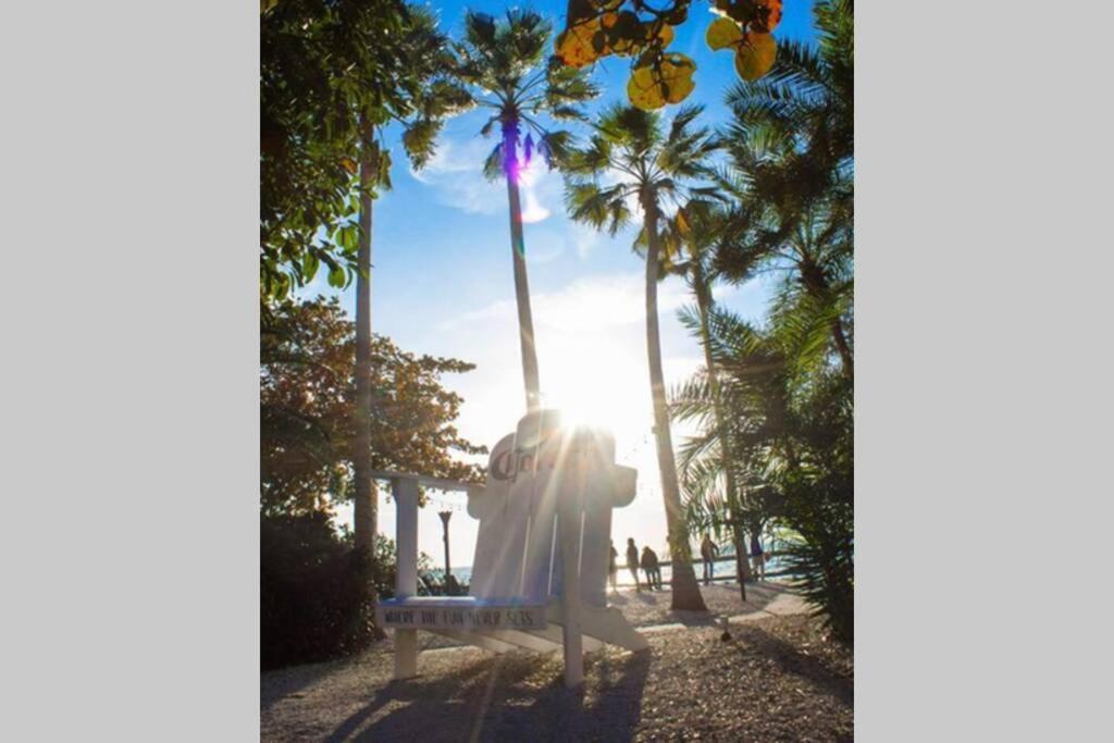 Bay View, Studio206, Beach Steps Away! Pool+Wifi Ruskin Extérieur photo